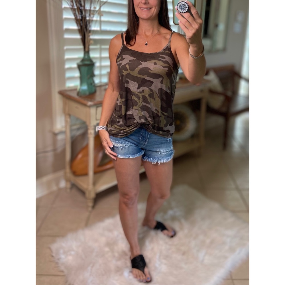 Reversible Camouflage Scoop V-Neck Tank Green 2321 - Picture 14 of 15
